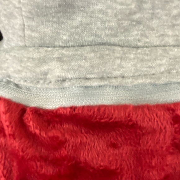 YMI Junior Hooded Puffer Vest NWT - Picture 8 of 12